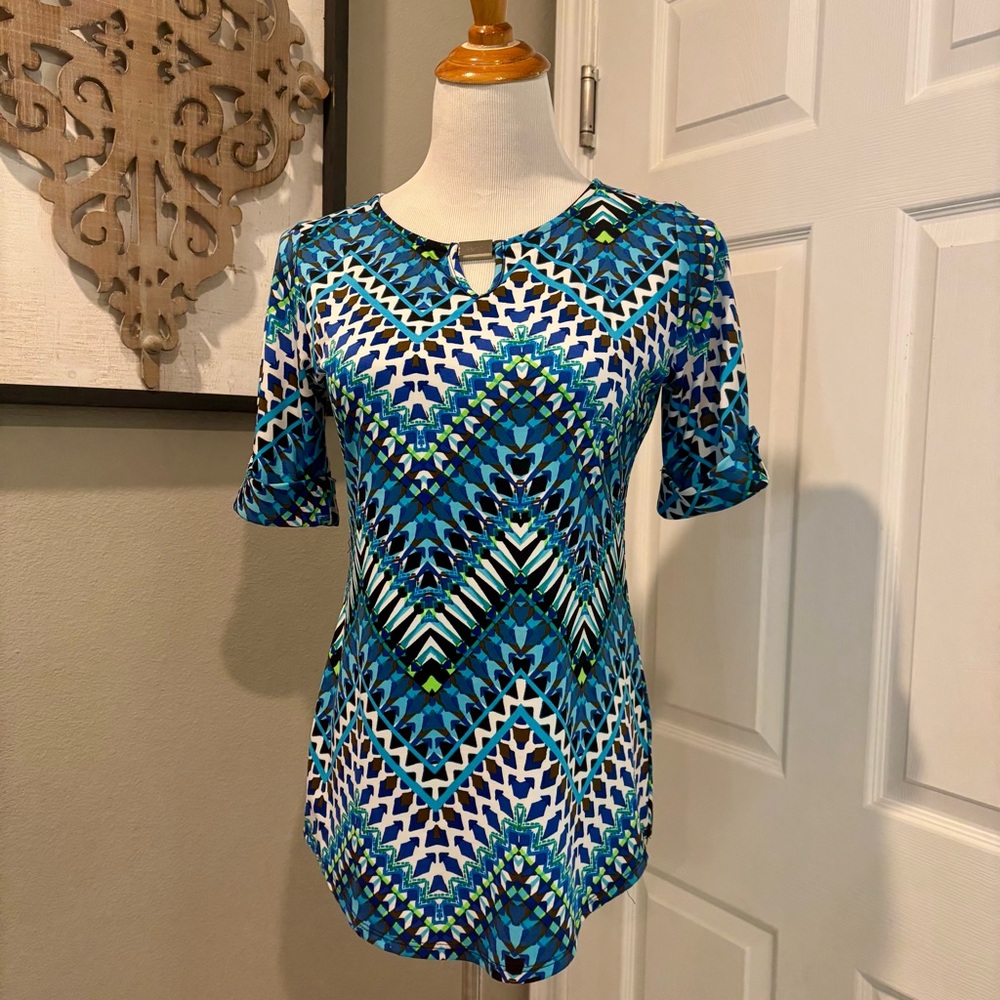 Notations Petite Woman’s Geometric Chevron Kaleidoscope Blouse  Blue Green PS